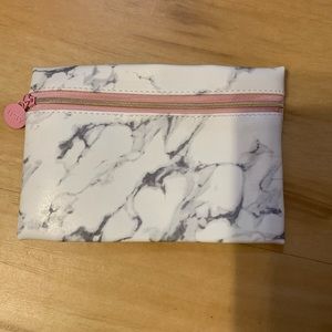 Cosmetic bag